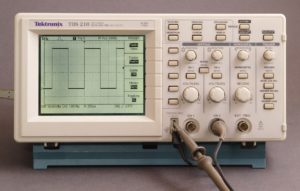 Vorstufe eines Logic-Analyzers: Oszilloskop